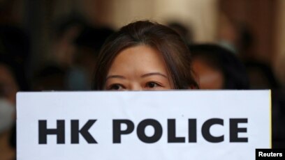香港民众集会声援实名指控警察性暴力的女大学生