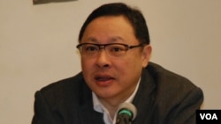 香港大學法律系副教授戴耀廷表示，釋法影響司法自治，令香港法治向低階發展(美國之音湯惠芸)