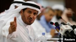 Saudi Health Minister Abdullah al-Rabeeah gestures during a news conference in Riyadh, April 20, 2014. 