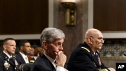 美國陸軍部長約翰‧麥克休和陸軍參謀長4月3日在國會參議院聽證會上