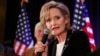 Bà Cindy Hyde Smith ăn mừng chiến thắng của bà trong bầu cử, đánh bại đối thủ Mike Espy thuộc Đảng Dân Chủ. Ảnh chụp ngày 27/11/2018. (AP Photo/Rogelio V. Solis)