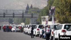 صلیب سرخ وظیفه انتقال این کمک ها به شهرهای سوریه را دارد.