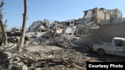 Le site d'une attaque par les militants de l'Etat islamique à Kobané (Shirwan Qasim / Transterra Media) 