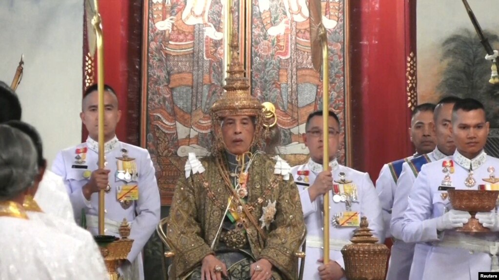 Kurorëzohet Mbreti i ri i Tajlandës