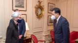 美国常务副国务卿谢尔曼2021年8月12日会晤中国新任驻美大使秦刚。(图片来自谢尔曼副国务卿的推特账户)