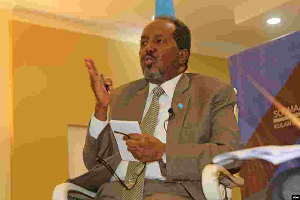 Somali President Hassan Sheikh Mohamoud took part in a town hall hosted by VOA&#39;s Somali service Saturday and answered questions about terrorism and the Somali diaspora. The program, hosted by VOA&#39;s Somali service connected people in Somalia and residents in St. Paul, Minnesota, home to the largest Somali community in the U.S.