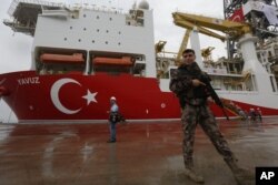 Kapal pengeboran 'Yavuz' di pelabuhan Dilovasi, di luar Istanbul, 20 Juni, 2019. (Foto: dok).