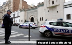 Paris Büyük Camii girişi