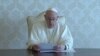 Le pape aux Irakiens: "je viens en pèlerin de paix après des années de guerre"