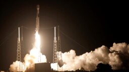 فالکن ۹، موشک شرکت فضایی اسپیس ایکس، ۶۰ ماهواره را به مدار نزدیک زمین حمل کرد