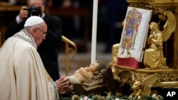 Le pape au Vatican, le 31 décembre 2015. (AP Photo/Gregorio Borgia)