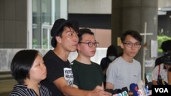 民陣總召集人岑子傑2019年6月24日在宣布G-20峰會“自由香港”集會的記者會上 （美國之音申華拍攝）