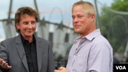 Larry London Interviews Barry Manilow