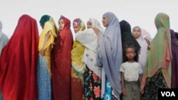 Women wait in line to vote during Somaliland parliamentary elections in 2005 (in Hargeisa). (photo courtesy of Ryan Anson/Interpeace).