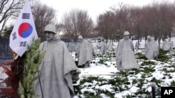 미국 워싱턴의 한국전쟁 기념공원에 세워진 미군 한국전 참전용사상.