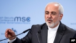 伊朗外长扎里夫在慕尼黑召开的一个安全会议上发言。（2018年2月18日）