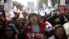 朴槿惠的支持和反對者首爾集會中發生衝突
