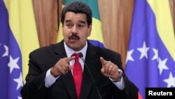 El presidente venezolano Nicolás Maduro descalificó la grabación de una supuesta conversación entre el presentador Mario Silva y un oficial de la inteligencia cubana.