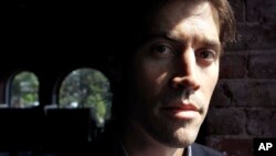 ນັກຂ່າວ ສະຫະລັດ ທ່ານ James Foley ຖືກສັງຫານໂດຍ ພວກຫົວຮຸນແຮງລັດອິສລາມ ທີ່ຊິເຣຍ.