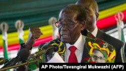 Prezida Robert Mugabe wa Zimbabwe, mu nama nkuru y'umugambwe wiwe Zanu-PF 