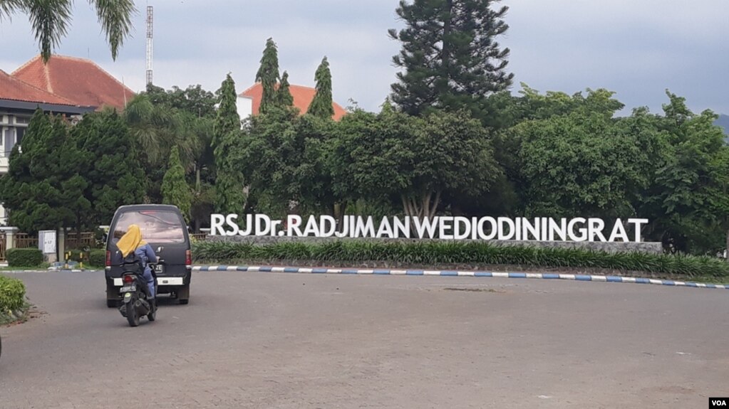 https://gdb.voanews.com/9D4FEF3D-F72C-4766-BBE1-EFCC0F8791FC_cx0_cy2_cw0_w1023_r1_s.jpg