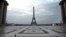 Quảng trườngTrocadero trước tháp Eiffel, Paris, không một bóng người vì COVID-19 (ảnh chụp ngày 18/3/2020)