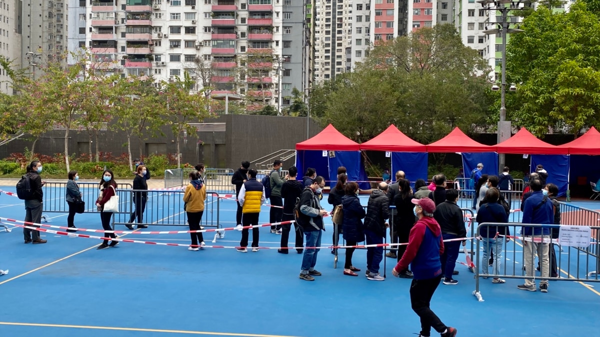 香港民调: 三分之二受访者对防疫措施持负面评价 学者批防疫政治化