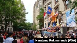 Suasana Panggung Indonesian Street Festival yang diadakan di 68th street antara Madison Avenue dan Fifth Avenue, Manhattan, New York, 25 Agustus 2018. (Foto: Naratama Rukmananda/ VOA)