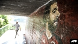 Un graffiti représentant des joueurs de l'équipe nationale de football et de sa star, l'attaquant de Liverpool Mohamed Salah, au Caire, le 5 septembre 2018.