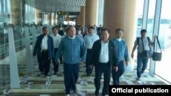 နေပြည်တော် လေဆိပ်ကို ရောက်ရှိလာတဲ့ ငြိမ်းချမ်းရေး ညီလာခံ - (၂၁) ရာစု ပင်လုံ ဒုတိယအကြိမ် အစည်းအဝေးသို့ တက်ရောက်လာတဲ့ UWSP/UWSA ၊ KIO/KIA ၊ ULA/AA ၊ PSLF/TNLA ၊ MNTJP/MNDAA ၊ SSPP/SSA ၊ PSC/NDAA အဖွဲ့များ (မေလ ၂၃၊ ၂၀၁၇)