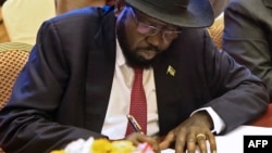 南蘇丹總統基爾2018年6月27日在蘇丹加德滿都簽署停火協議