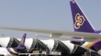 Các máy bay chở khách của Thai Airways tại sân bay quốc tế Suvarnabhumi ở Bangkok. Hàng nghìn hành khách vẫn đang bị kẹt tại đây do các chuyến bay của Thai Airways bị hủy bỏ vì cuộc xung đột giữa Pakistan và Ấn Độ.