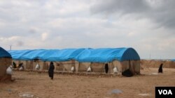  The al-Hol Camp in northern Syria was built for 10,000 people, but the population has now swelled to 72,000 and continues to grow, pictured in al-Hol Camp, Syria on March, 4, 2019. (H.Murdock/VOA)