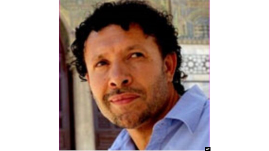 Larbi Sadiki believes that the self-immolation of Bouazizi was an event that could trigger bigger changes in Tunesia