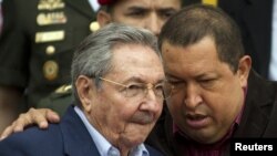 Hugo Chávez ha sido tratado por especialistas cubanos durante toda su enfermedad. Suspendió los viajes a la Isla en la parte álgida de la campaña.