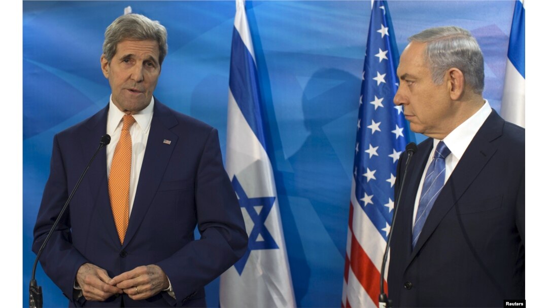 Israeli Prime Minister Benjamin Netanyahu (R) and U.S. Secretary of State John Kerry brief the media before their meeting at Prime Minister's Office in Jerusalem, Nov. 24, 2015.