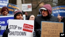 Protest federalnih radnika u Mičigenu 10. januara zbog zatvaranja vlade