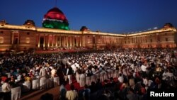 Suasana saat upacara pengambilan sumpah Narendra Modi sebagai PM India untuk masa jabatan kedua di New Delhi, India, Kamis (30/5). 