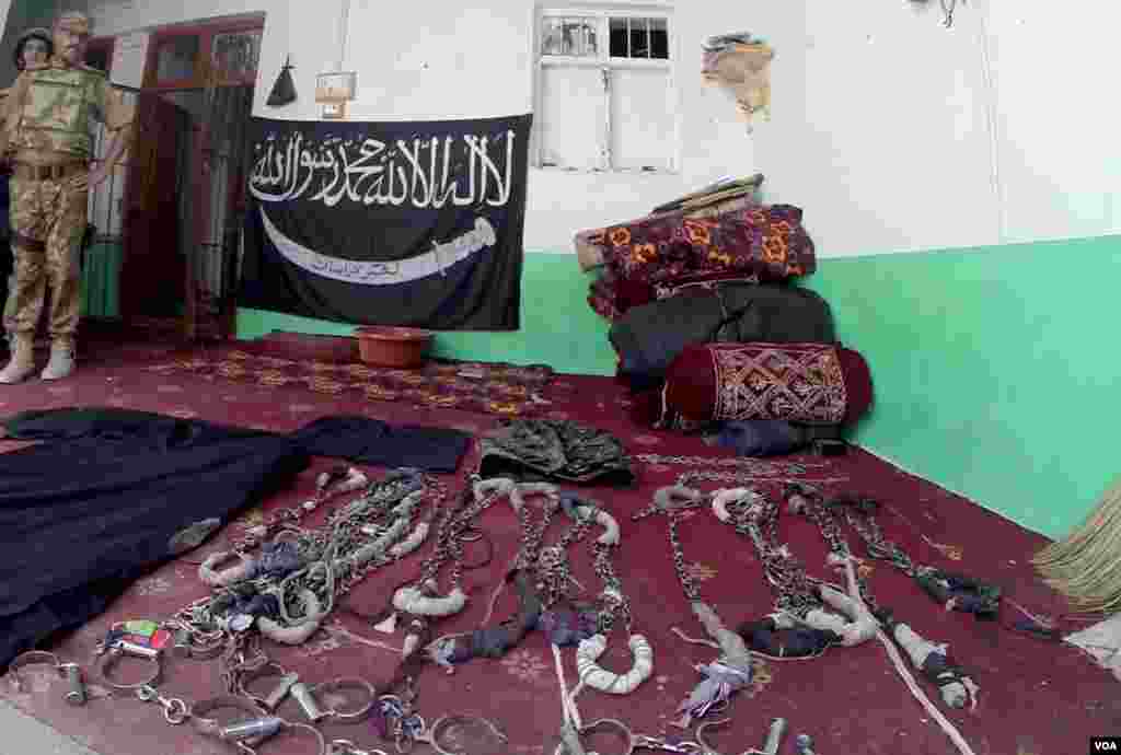 A three room prison cell where militants detained pro-army tribesmen in Miranshah, North Waziristan, Pakistan. (Ayaz Gul/VOA)