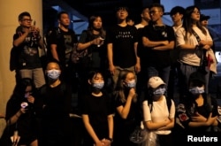 6月12日，香港民众聚集在立法会外，抗议计划于当天举行的备受争议的《逃犯条例》立法会二读。
