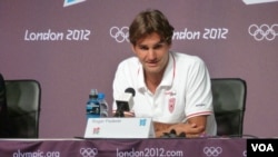 Roger Federer Jul 26, 2012 (photo by P. Brewer)