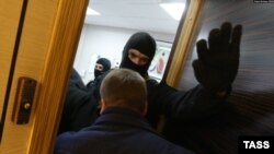 Один из обысков в Фонде борьбы с коррупцией Алексея Навального, архивное фото 
