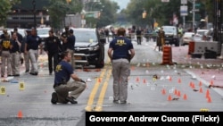 Các nhân viên FBI làm việc tại hiện trường vụ nổ ở Manhattan, New York. 