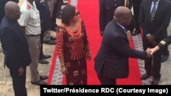 Président Félix Tshisekedi azali kopesa mbote nsima na kokoma na Windhoek, na Namibie, le 26 février 2019. (Twitter/Présidence RDC)