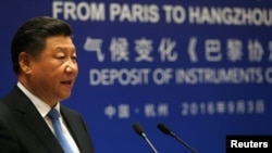 中國領導人習近平在杭州舉行的氣候變化《巴黎協定》批准文書交存儀式上講話。（2016年9月3日）