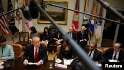 Predsednik SAD Donald Tramp na sastanku sa vlasnicima malih preduzeća u Beloj kući.