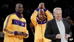 Jerry Buss compró el equipo de baloncesto en 1979 por 67.5 millones de doláres.