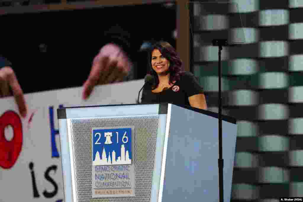 Astrid Silva, an undocumented immigrant known as a DREAMer, shared her family&#39;s story with the Democratic National Convention, in Philadelphia, July 25, 2016. (A. Shaker/VOA)