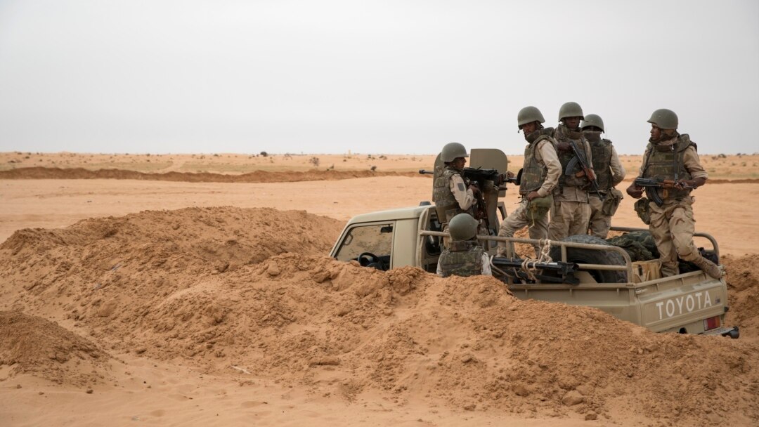 Lutte anti-djihadiste: la France aide le Niger avec 2 hélicoptères de  combat et des pièces détachées - Benin Web TV