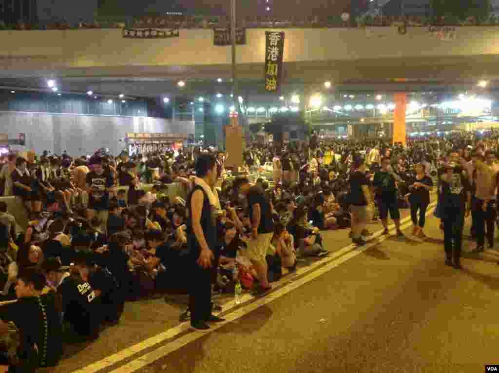 香港争真普选全民抗争星期二进入第3天（美国之音图片/海彦拍摄）